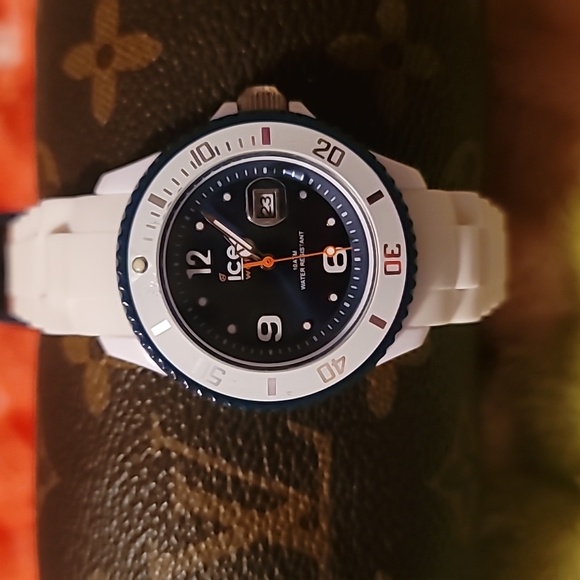 *BRAND NEW* ICE Quartz Sili Collection White/Blue Dial Wmns Watch SI.WB.S.S.11 - Picture 1 of 10